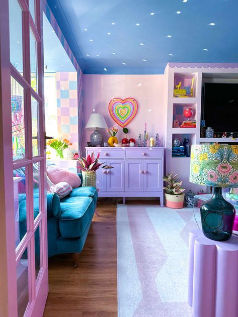 Sewing Office, Cozy Gamer, Content Studio, Furniture Apartment, Apartment Deco, Drawing Room Decor, Girly Apartments, Style Apartment, Colorful Apartment