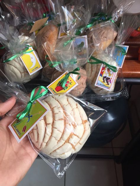 Mexican bread for a mexican party Mexican Theme Party Decorations, Mexican Inspired Wedding, Mexican Baby Shower, Mexican Birthday Parties, Mexican Themed Weddings, Mexican Bread, Mexican Party Decorations, Mexican Snacks, Mexican Fiesta Party