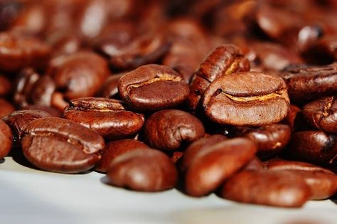 Caffeine Could Be a Valid Option for Treating Some ADHD Symptoms - Neuroscience News Garlic Breath, Types Of Coffee Beans, Coffee Diet, Liqueurs Recipes, Coffee Benefits, Unprocessed Food, Coffee Scrub, 200 Calories, Coffee Type