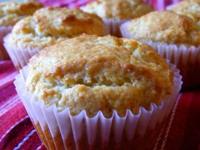 Cream of Wheat Muffins. Slightly sweet, hearty, with a texture similar to cornbread, these muffins are good on their own, or warm with a pat of butter or drizzle of honey. - Very curious about these. Definitely want to try them with the kids. Cream Of Wheat Muffins, Farina Recipe, Wheat Muffins, Cream Of Wheat, Wheat Recipes, Simple Muffin Recipe, Once A Month, Freezer Cooking, Freezer Meals