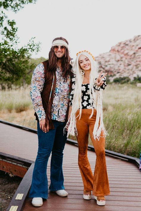 Hippie Fancy Dress, 70s Customes Ideas, Hippy Costume Couple, Diy Hippy Costume For Women, Hipiee Costume, Hippy Party Outfit, 70s Couples Costume Ideas, Woodstock Aesthetic Outfit, Hippies Halloween Costumes