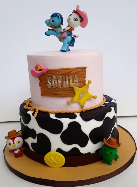 sheriff callie More Sheriff Callie Birthday Cake, Sheriff Callie Cake, Sherif Callie, Sheriff Callie Birthday Party, Sheriff Callie Birthday, Sheriff Callie's Wild West, Sheriff Callie, Western Birthday, Cowgirl Birthday Party