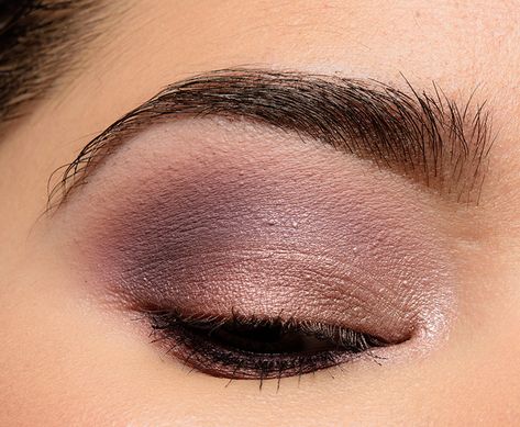 Mauve Eyeshadow Looks, Colourpop Eyeshadow Looks, Heart Eyeshadow, Makeup Texture, Mauve Eyeshadow, Mauve Makeup, Everyday Eyeshadow, Makeup Tools Products, Aesthetic 2023