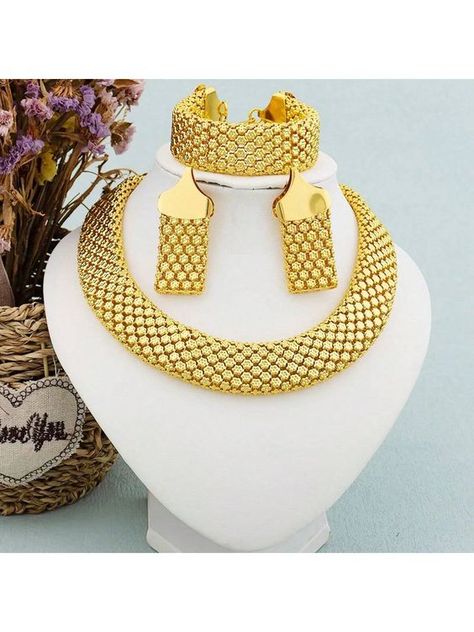 Gold Collar Embellished Women's Fashion Jewelry Unique Gold Necklace Designs, Beautiful Dubai, African Wedding Jewelry, African Luxury, Dubai Gold Jewelry, African Necklace, Lace Styles, Women's Jewelry Sets, Elegant Sets