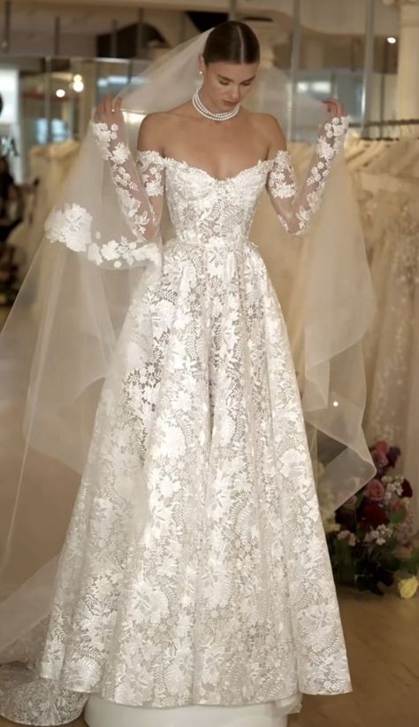 Lace Rustic Wedding Dresses, Wedding Dress Fall October, Bridgeton Wedding Dress, Fall Wedding Dresses Bride, Spanish Wedding Dress Mexican Style, Wedding Dress Lace With Sleeves, Corset Wedding Dress With Sleeves, Outside Wedding Dresses, Rustic Lace Wedding Dress