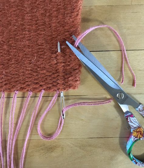 Rigid Heddle Loom, Weaving Loom Diy, Inkle Weaving, Weaving Loom Projects, Towel Weaving, Peg Loom, Rigid Heddle Weaving, Weaving Tutorial, Weaving Rug