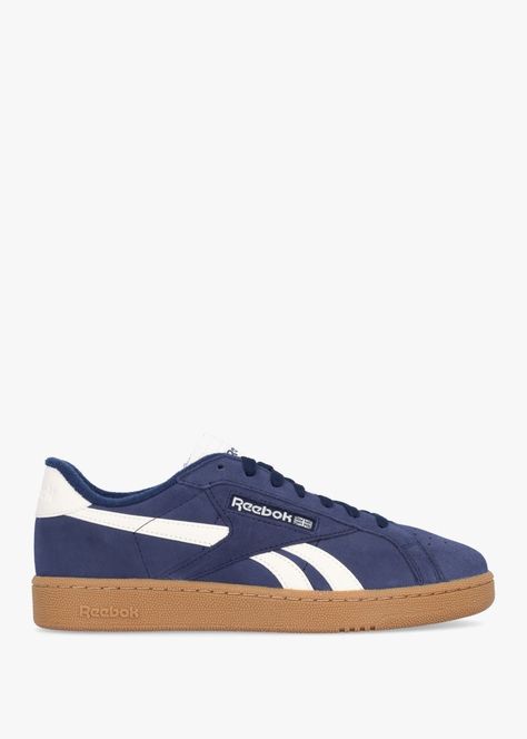 REEBOK Males&apos;s Membership C Grounds Vector Navy Chalk Gum Suede Tennis Coach Check more at https://howcandothis.com/manstyle/reebok-maless-membership-c-grounds-vector-navy-chalk-gum-suede-tennis-coach/ Ralph Lauren Love, Charlotte Simone, Vivienne Westwood Bags, Tennis Trainer, Tennis Coach, Pretty Ballerinas, Reebok Club C, Mens Club, Clothes Aesthetic