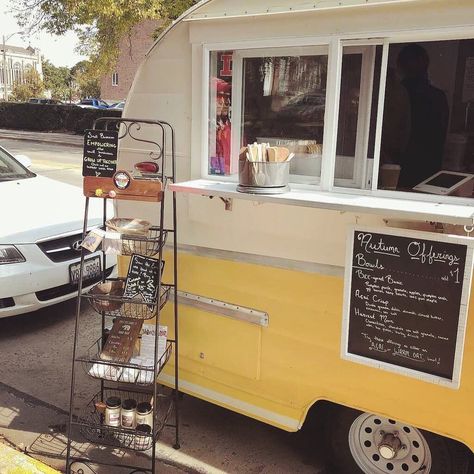 Unfound on Instagram: “✨Women owned Açaí food truck in Champaign, IL “I still remember catching Just Bee Acai bowls next to Armory every Friday after class. They…” Acai Recipes, Acai Bowls, I Still Remember, Rose Bowl, Food Truck, Acai Bowl, Bee, Trucks, Bowl