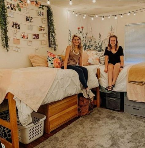 Dorm Room Ideas For Girls, Dorm Layout, Room Ideas For Girls, Dorm Themes, College Bedroom Decor, Room Decor Dorm, Dream Dorm Room, Cozy Dorm Room, Dorm Room Styles