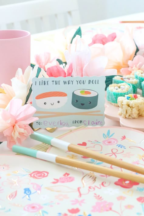 Sushi First Birthday Party, Japanese Bday Theme, Sushi Decoration Party, Japan Birthday Theme, Japanese Food For Party, Japanese Theme Parties Food, Kids Sushi Party, Kawaii Birthday Party Decorations, Sushi Party Decor