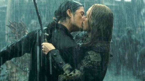 The rain ... the kiss ... just a dream ... (Orlando and Keira in Pirates of the Caribbean) Will And Elizabeth Turner, Elisabeth Swan, Elizabeth Swan, Why Is The Rum Gone, Will And Elizabeth, Aesthetic Vintage Retro, Curse Of The Black Pearl, Movie Kisses, Pirates Of Caribbean