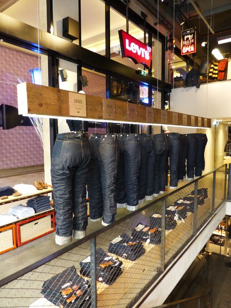 Levi's 501 Jeans timeline - Paris Champs Elysees Flagship store Jan 2013 Denim Window Display, Levi Jeans Outfit, Denim Display, Levis Store, Visual Merchandiser, Store Window Display, Jeans Store, Clothing Displays, Environmental Graphic Design