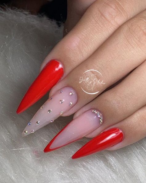 nailsred Long Stilleto Nails Design Red, Red Acrylic Nails Stiletto, Stilleto Nails Red, Sharp Red Nails, Red Stilleto Nails Designs, Red Cute Nails, Nails Red Ideas, Stiletto Red Nails, All Red Nails