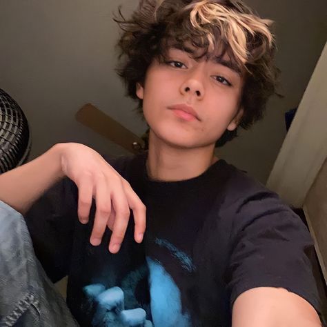 Grunge Boy Haircuts, Brown Hair And Freckles, Boys With Black Hair, Ftm Haircuts, Messy Hair Boy, Brown Hair Boy, Black Hair Boy, Short Grunge Hair, Men Hair Color