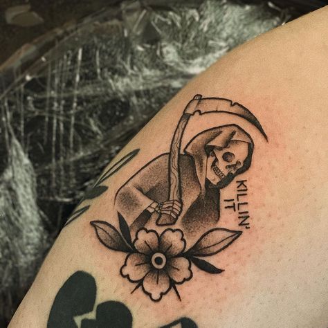 ⚡️Genie Kittie⚡️ on Instagram: “⚡️Thanks @ceavie for filling a cancellation with this last week! Lil grim reaper from my flash last week ⚡️” Pinup Grim Reaper Tattoo, Reaper Tattoo Women, Girly Grim Reaper Tattoo, Grim Reaper Flower Tattoo, Grim Reaper Tattoo Women, Grime Reaper Tattoo, Cute Dark Tattoos, Grim Reaper Tattoo Simple, Cute Grim Reaper Tattoo