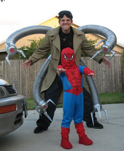 doc ock costume | Spiderman and Doc Ock Halloween Costumes Spiderman Family Costumes, Father Son Costumes, Spiderman Family, Spiderman Halloween Costume, Spider Man Halloween, Doc Ock, Spiderman Theme, Spiderman Costume, Spiderman Party