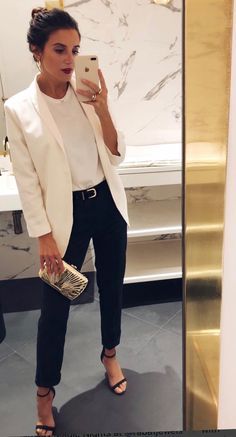 Sheer Shirt Work Outfits, Business Semi Formal Women, Modern Sophisticated Fashion, White Blazer Work Outfits Women, Cream Blazer Outfits For Women Work, Christianing Outfit Women, Miami Business Outfits, Attending A Graduation Outfit, Professional Medium Hairstyles