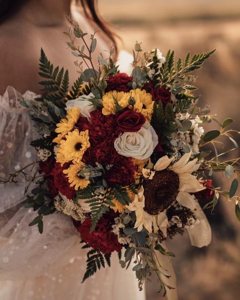 Black And Red Roses With Sunflowers, Red Roses And Sunflower Wedding Theme, Fall Sunflower Wedding Colors, Sunflower And White Rose Bouquet, Champagne And Red Wedding, Red Rose Wedding Theme, Sunflower Bouquet Wedding, Red Roses And Sunflowers, Rustic Red Wedding