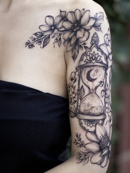 Unique Half Sleeve Tattoos, Arm Sleeve Tattoos For Women, Half Sleeve Tattoos, 16 Tattoo, Quarter Sleeve Tattoos, Cool Half Sleeve Tattoos, Tattoos Infinity, Hourglass Tattoo, Feminine Tattoo Sleeves