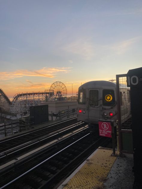 Coney Island New York, Coney Island Nyc, Coney Island Aesthetic, Subway Pics, Cony Island, Coney Island Beach, Brooklyn Summer, Evermore Era, Coney Island Baby