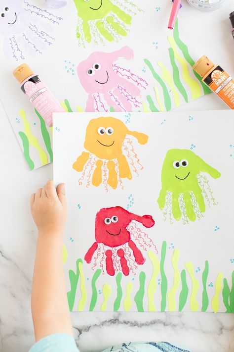 Homemade Gifts For Grandma, Summer Toddler Crafts, Beach Crafts For Toddlers, Summer Crafts For Infants, Crafts For Infants, Summer Crafts For Toddlers, Summer Preschool Crafts, June Crafts, Under The Sea Crafts