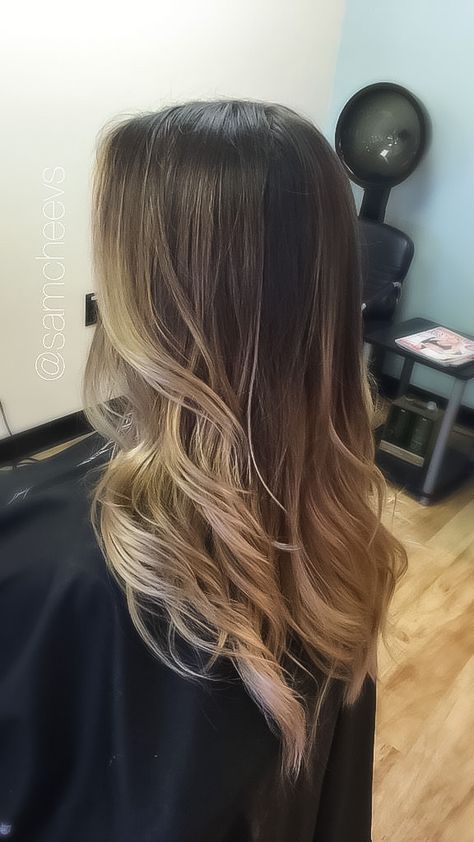 Natural dark to blonde balayage ombré Natural Dark Hair, Blond Balayage, Brunette Balayage, Balayage Hair Dark, Balayage Blonde, Balayage Brunette, Brown Blonde Hair, Ombre Hair Color, Haircuts For Long Hair