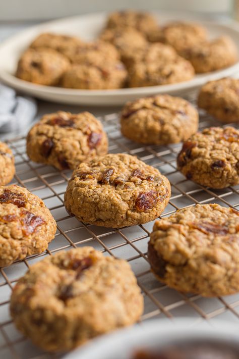 Dry Fruit Cookies, Date Cookies Filled, Oatmeal Date Cookies, Dried Fruit Cookies, Nuts And Dried Fruit, Walnut Fudge, Date Cookies, Diet Cookies, Fruit Cookies