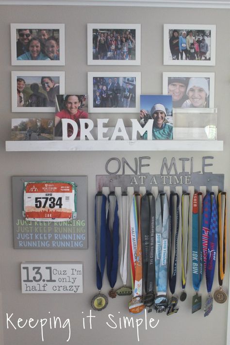 Athlete Medal Display, How To Display Running Medals, Metal Award Display Ideas, 5k Medal Display, Run Medal Display, Display Running Medals, Medal Hanging Ideas, Medal Decoration Ideas, Dance Medal Display Ideas