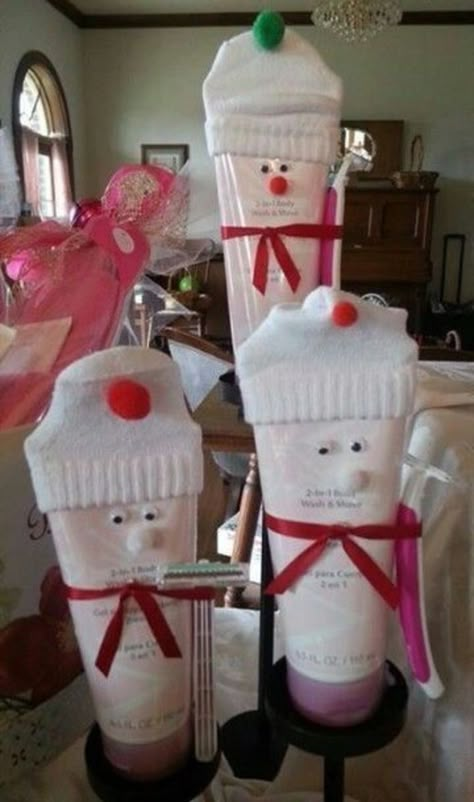 Snow Man Decorations Snowmen Ideas, Scrub Gloves, Mary Kay Christmas, Mary Kay Holiday, Mary Kay Gifts, Săpunuri Handmade, Secret Sister, Diy Christmas Presents, Christmas Gifts For Coworkers