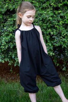 Kids Wear Girls, Chic Kids, Baby Jumper, Rompers For Kids, Kids Fashion Dress, Toddler Romper, Baby Shorts, Baby And Toddler