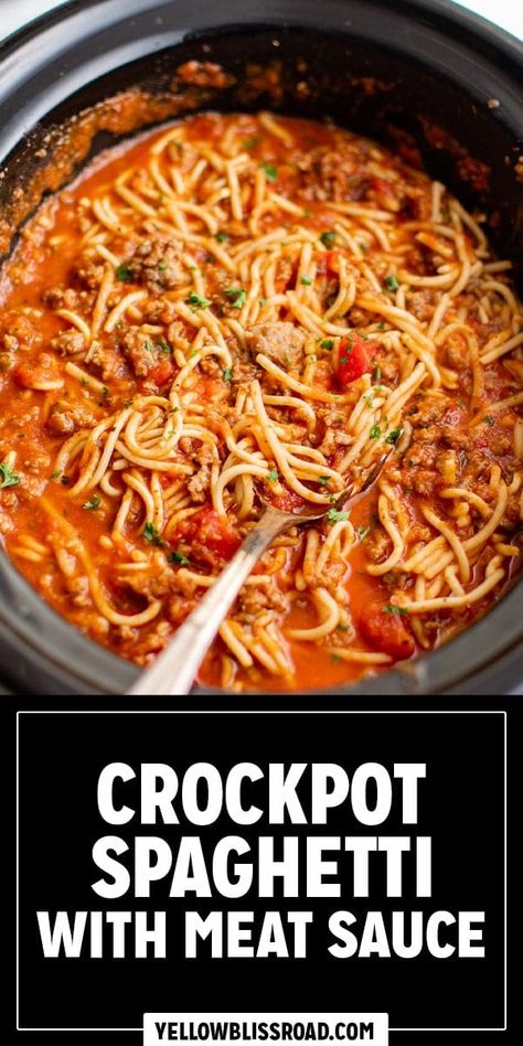 Slow Cooker Spaghetti has tender noodles and a flavorful sauce, all cooked together in the crockpot! It's a simple meal your family will love! Spaghetti For Large Group, Buttered Noodles In Crockpot, Spaghetti Crockpot, Crockpot Spaghetti Sauce, Slow Cooker Spaghetti Sauce, Spagetti Recipe, Slow Cooker Pasta Recipes, Crockpot Spaghetti, Sausage Crockpot