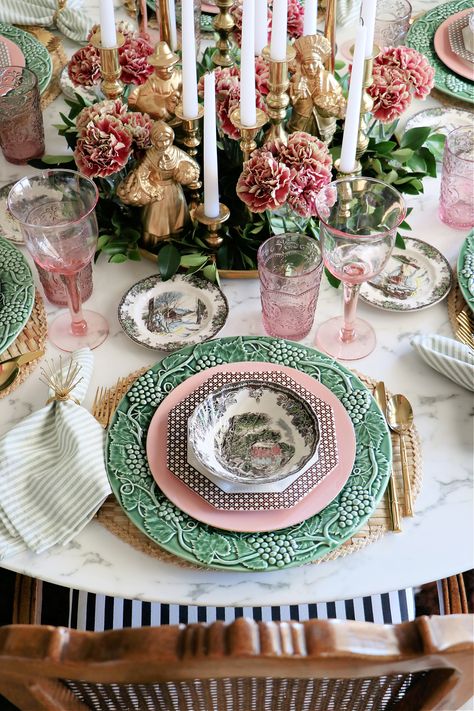 Pink And Green Tea Party Table Settings, Pink Green Table Setting, Pink And Green Thanksgiving, Pink And Green Table Decor, Pink And Green Dinner Party, Pink And Green Christmas Table, Green And Pink Tablescape, Pink And Green Tablescapes, Green And Pink Table Setting