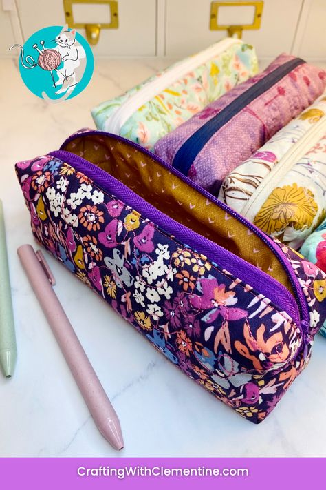 Make this cute quilted pencil case with my free printable PDF pattern! Zipper Pencil Pouch Pattern, Fabric Pencil Case Diy Free Pattern, Quilted Pencil Case Pattern, Pencil Pouch Pattern Free, Boxy Pencil Case Pattern, Pencil Case Sewing Tutorial, Free Zipper Pouch Sewing Pattern, Sew Pencil Pouch, Quilted Pencil Case