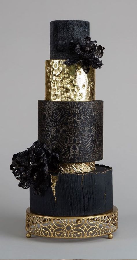 Black And Gold Wedding Cake, Concrete Wedding Cake, Scary Halloween Cakes, Textured Wedding Cakes, Black And Gold Cake, Creative Wedding Cakes, Black And Gold Wedding, Black Wedding Cakes, Couture Cakes