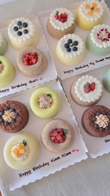 Cute Muffins, Tiny Cake, Kue Macaroon, Dessert Soap, Cute Bakery, Cake Cafe, Tiny Cakes, Cake Birthday Cake, Tastemade Recipes