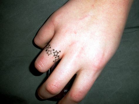 Celtic Ring Tattoo, Wedding Ring Finger Tattoos, Ring Tattoo Designs, Ring Finger Tattoos, Ring Tattoos, Professional Tattoo, Fake Tattoos, Star Tattoos, Star Ring