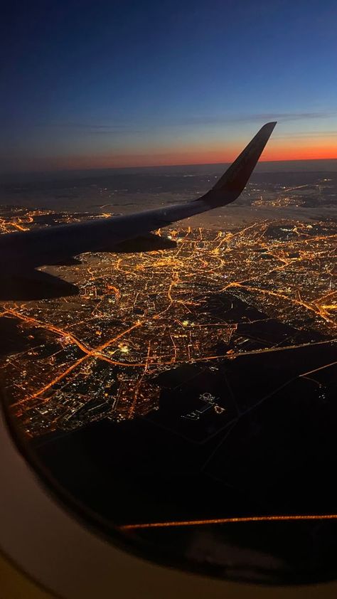 😍 Beauty Vision Board Pictures, On A Plane, Plane Sky Aesthetic, Airplane Night View, Airplane View Aesthetic, Airplanes Aesthetic, Planes Aesthetic, Plane Vibes, Plane Pics