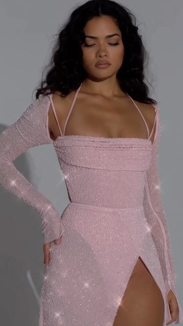 OH POLLY on Instagram: "𝐁𝐀𝐂𝐊 𝐈𝐍 𝐒𝐓𝐎𝐂𝐊 🧚 our iconic 𝘊𝘩𝘢𝘮𝘱𝘦𝘭 dress in blush is back.✨ Make sure to shop it quick before it sells out again ⌛" Oh Polly Dresses Pink, Oh Polly Outfits, 20th Birthday Dress, Redoing Wardrobe, Pink Dinner Dress, Pink Birthday Dresses, Fashion Paparazzi, Pink Birthday Dress, Oh Polly Dress