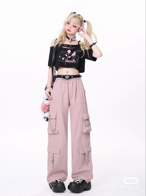 Korean Woman Outfit, Chinese Fashion Outfits, K Pop Outfits Korean Fashion Women, Outfit Inspo Tomboy, Casual Aesthetic Outfits, Japanese Style Outfits, Cute Outfit Ideas Drawing, K Pop Outfits, Japanese Hello Kitty