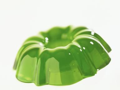 Here's How Jell-O Gelatin Works: Jell-O results from weak bonding between amino acids in gelatin, which is comprised of collagen. Green Jello, Turtle Birthday Parties, Kids Fitness, Gelatin Recipes, Tapioca Pudding, Gelatin Dessert, Cheesecake Mousse, Kitchen Magic, Turtle Birthday