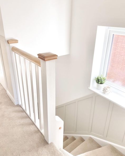 Farmers Home 🌿 (@farmershome_) posted on Instagram • Jun 5, 2022 at 7:36am UTC Stair Paneling, Entrance Hall Decor, Staircase Landing, House Staircase, Hallway Inspiration, My Last Day, Hall Decor, Need A Break, Easy Day