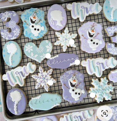 Fourth Frozen Birthday, Frozen 2 Birthday Cookies, Third Birthday Frozen Theme, Frozen Elsa Cookies, Elsa Birthday Cookies, Olaf Cookies Decorated, Frozen Birthday Party Simple, Frozen 2 Cookies Decorated, Frozen Cookies Birthday