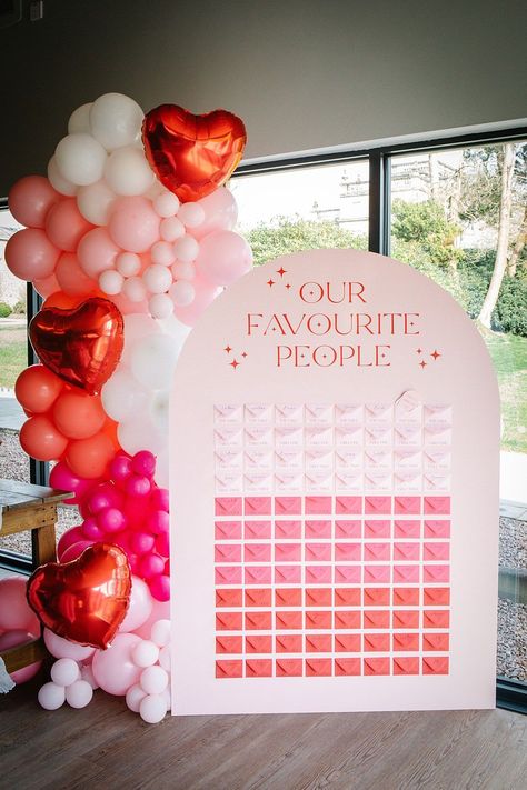 Table Plan Wedding Ideas, Valentine Theme Wedding, Valentine Wedding Theme, Valentine Wedding Ideas, Valentines Theme Wedding, Sponge Photography, Pink And Red Birthday, Valentines Day Wedding Ideas, Pink Red Wedding