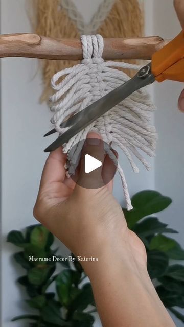 Macrame Decor By Katerina on Instagram: "Macrame feather tutorial
#macrametutorial" How To Make Macrame Feathers, Macrame Feather Diy, Macrame Feather Tutorial, Feather Tutorial, Macrame Feather Wall Hanging, Macrame Feathers, Macrame Tutorials, Feather Diy, Feather Wall Hanging