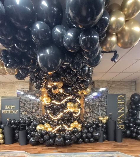 60th Birthday Decor, 60th Birthday Party Ideas, Gold Theme Party, 60th Birthday Party Decorations, 61 Birthday, Bridal Shower Balloons, Shower Balloons, Garland Ideas, Diy Balloon Decorations