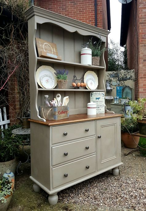 Shabby chic painted dresser hutch in a custom mix of Annie Sloan's French Linen and Old White with a dark wax finish and rustic wood top, by Imperfectly Perfect xx Kitchen Sideboard Hutch, French Dresser Kitchen, Painting Wood Dresser, Painted Hutches, Dark Wood Dresser, Dresser Hutch, Dining Room Dresser, Painted Wood Chairs, Shabby Chic Furniture Painting