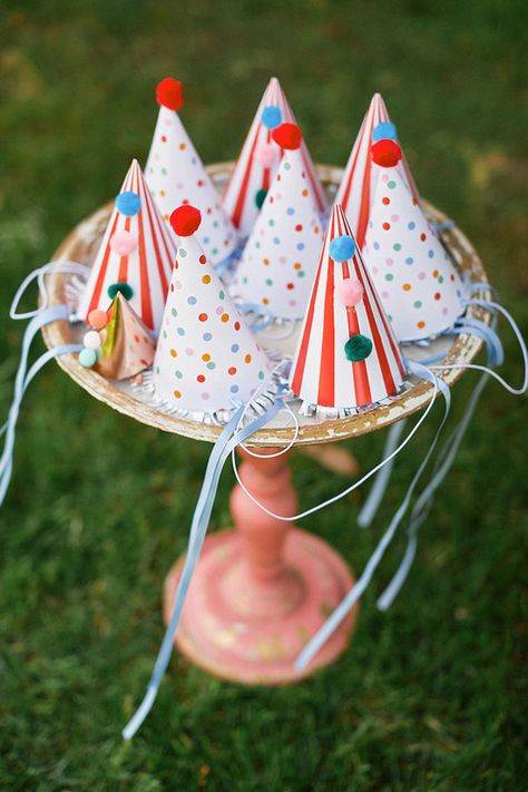 Backyard Circus Birthday Party, Circus Themed First Birthday, Toddler Circus Birthday Party, Modern Circus Party, Vintage Carnival Birthday Party, Girl Circus Birthday Party, Carnival Circus Theme Party, Circus One Year Old Party, Themed Party Hat For Carnival