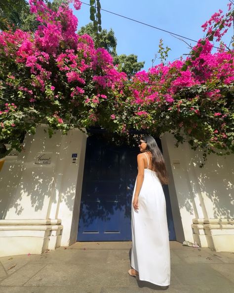 Pondicherry 🌸 Pondicherry Picture Ideas, White Town Pondicherry Photography, Pondicherry Aesthetic, Photo Ideas In Pondicherry, Pondicherry Photography, Pondicherry French Colony Poses, French Colony Pondicherry, Simple Casual Outfits, Pondicherry