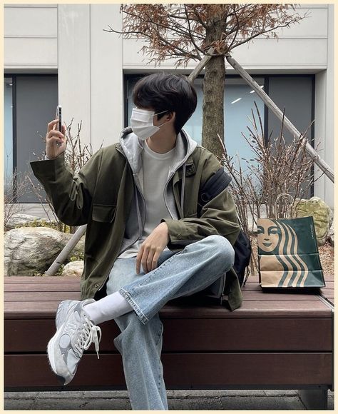 Guys Fits Korean, Soft Boy Fall Outfits, Korean Men Fall Fashion, Korean Male Fashion Street Style, Soft Boy Aesthetic Outfits, 대학생 스타일, Winter Outfits Men Streetwear, Boys Aesthetic Outfits, Guys Outfits