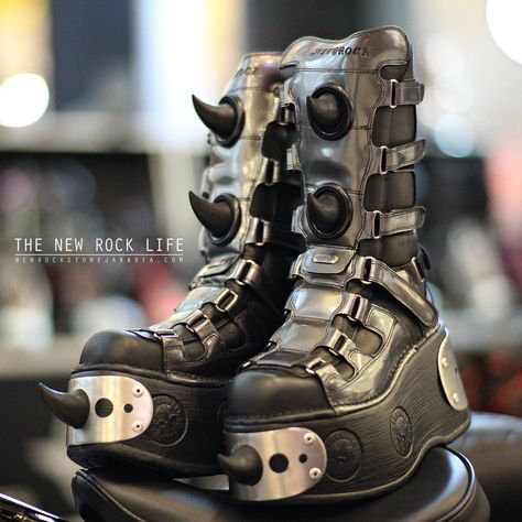 Huge Boots, Futuristic Boots, Spike Boots, Spiked Boots, New Rock Shoes, Cyberpunk Accessories, Spikes Fashion, New Rocks, New Rock Boots